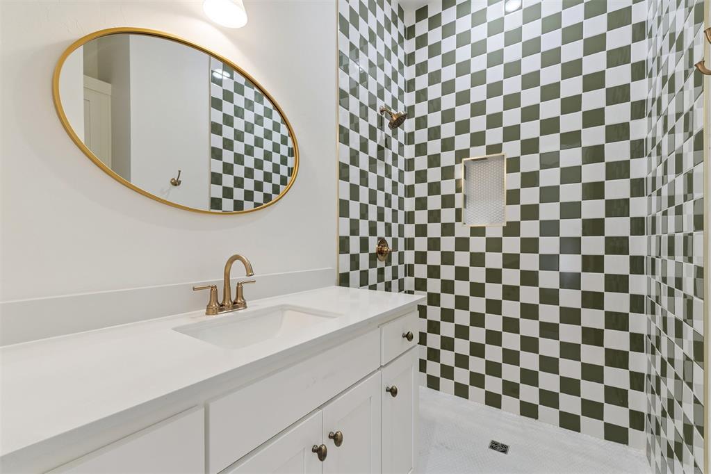 6000 Frankie Lynn Lane