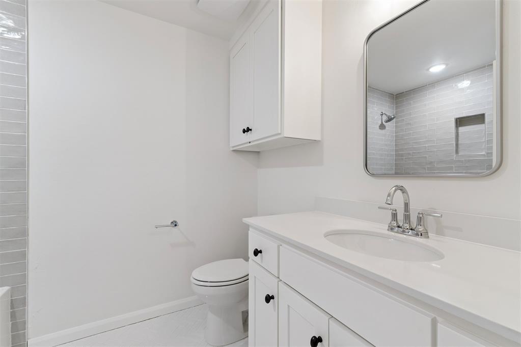 6000 Frankie Lynn Lane