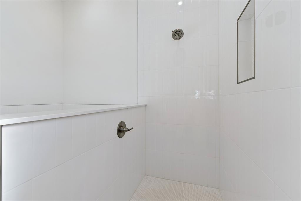 6000 Frankie Lynn Lane