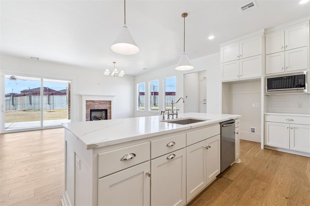 6001 Frankie Lynn Lane