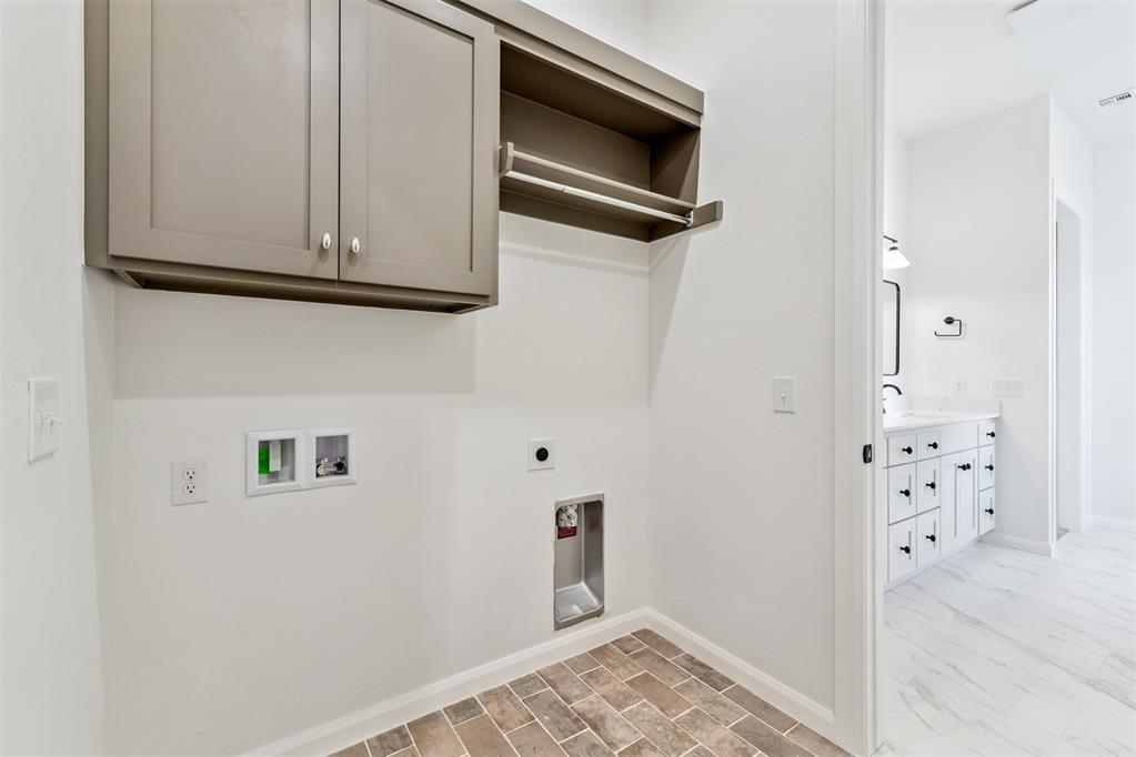 6001 Frankie Lynn Lane