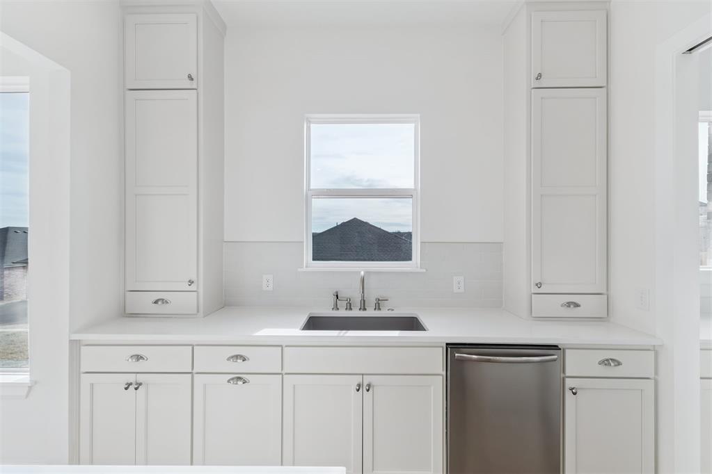 6008 Frankie Lynn Lane