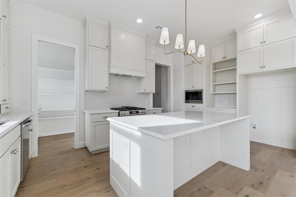 6008 Frankie Lynn Lane