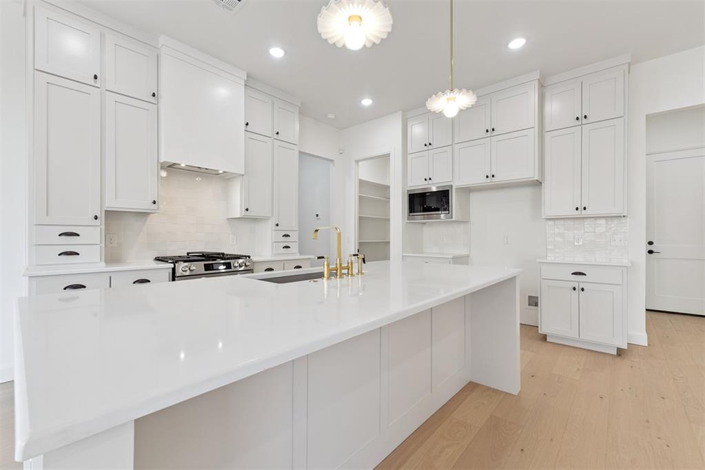 6017 Frankie Lynn Lane