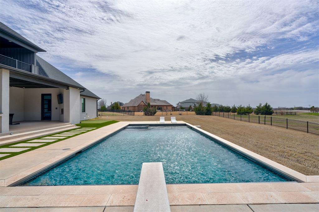 22015 Cricklewood Court