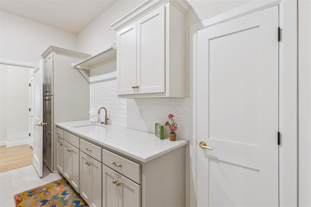 2932 Sandstone Ridge