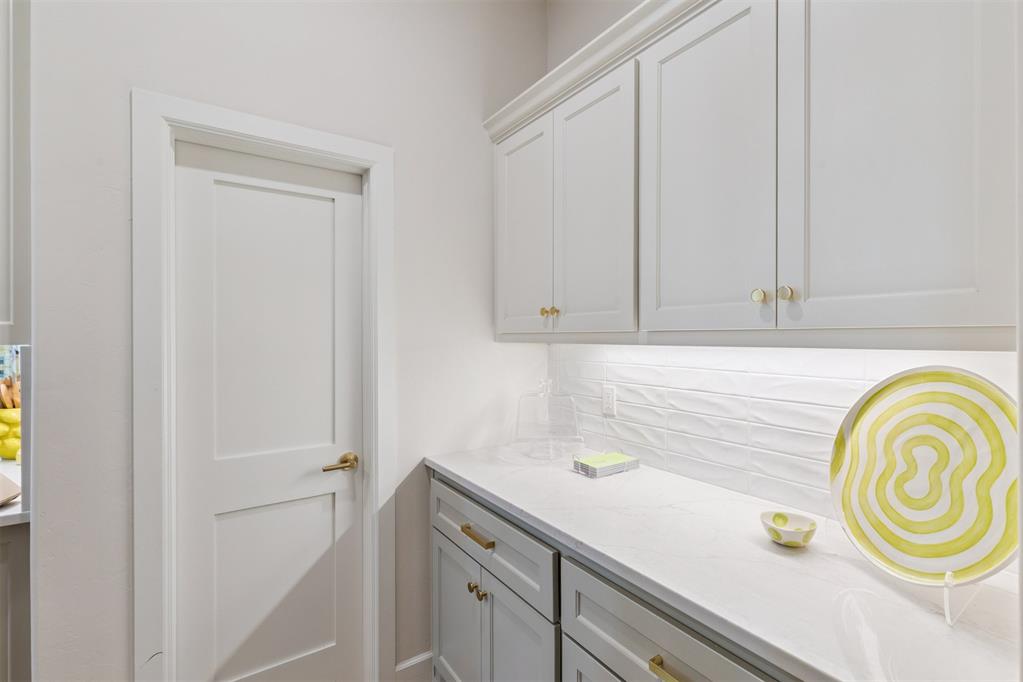 2932 Sandstone Ridge