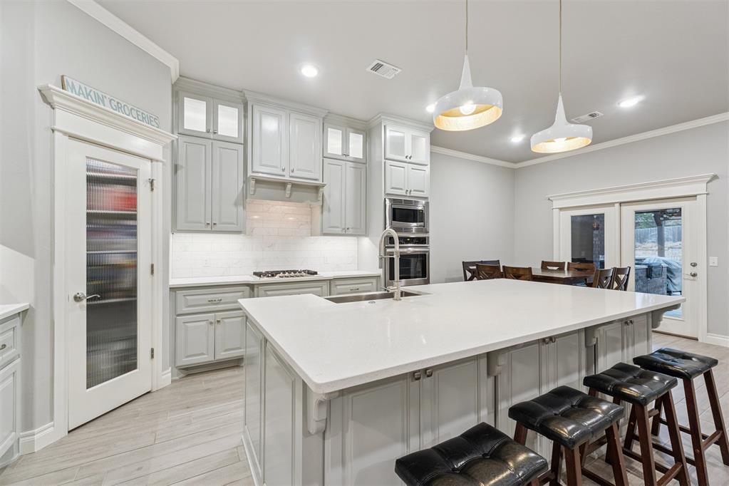 3141 Hunter Crest Drive