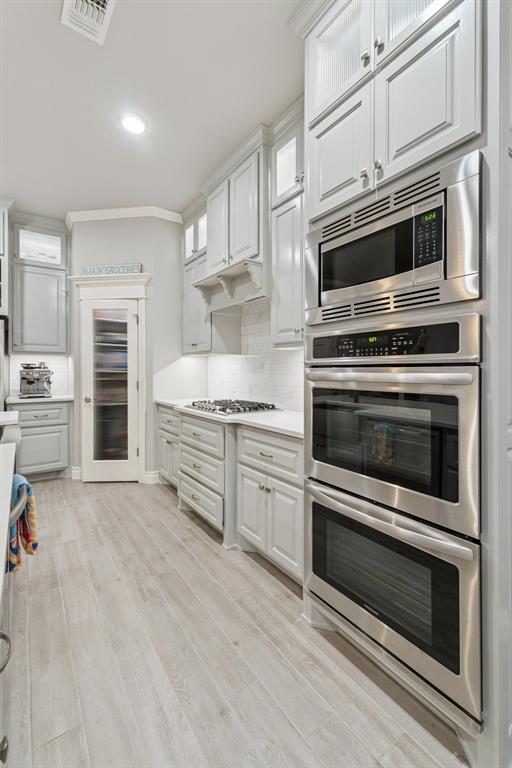 3141 Hunter Crest Drive