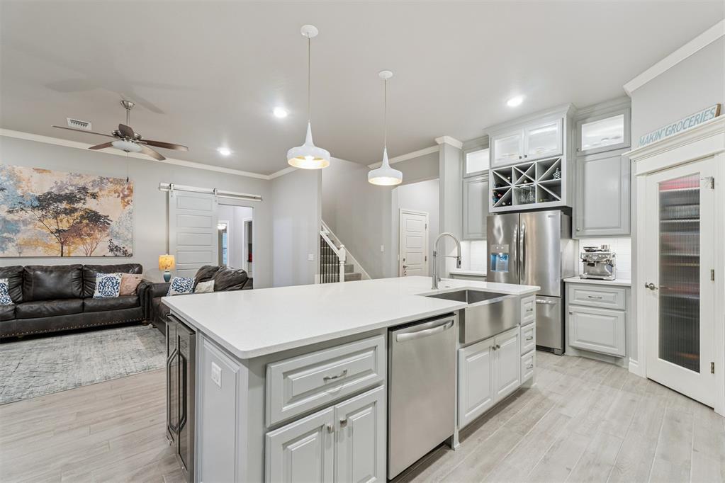 3141 Hunter Crest Drive