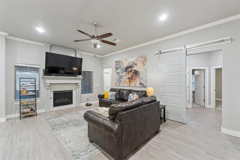 3141 Hunter Crest Drive