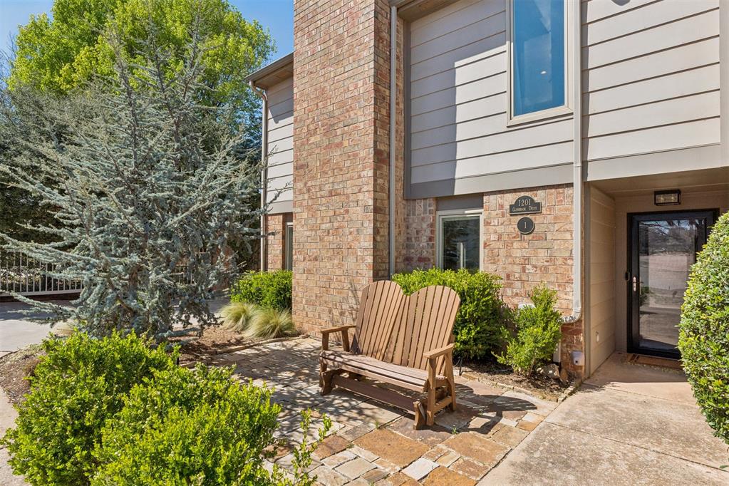 1201 Glenbrook Drive Unit: 1