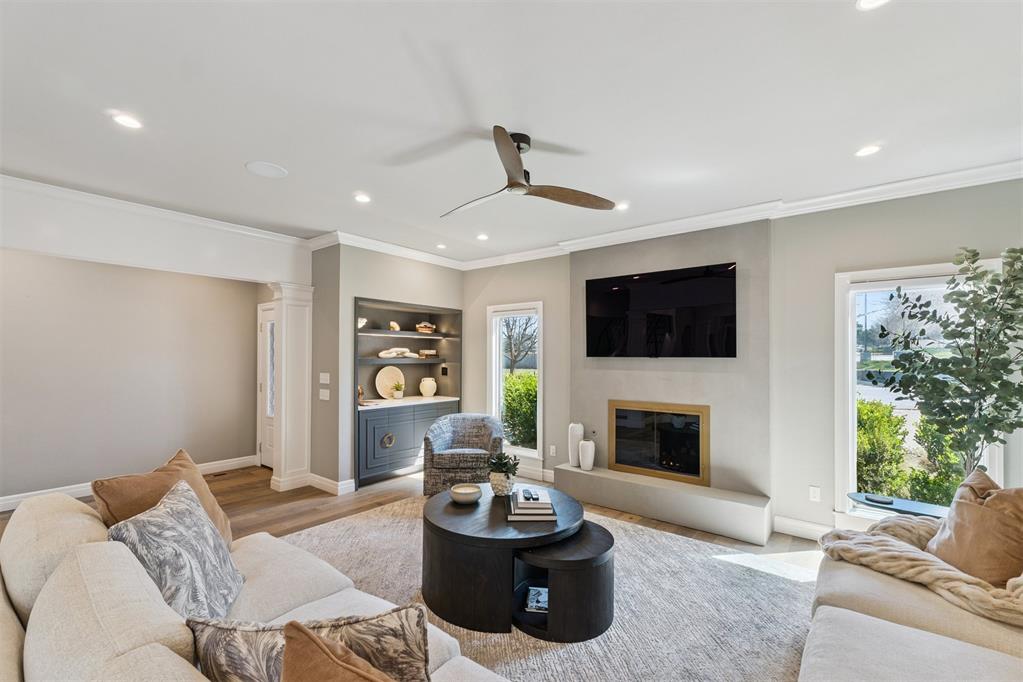 1201 Glenbrook Drive Unit: 1