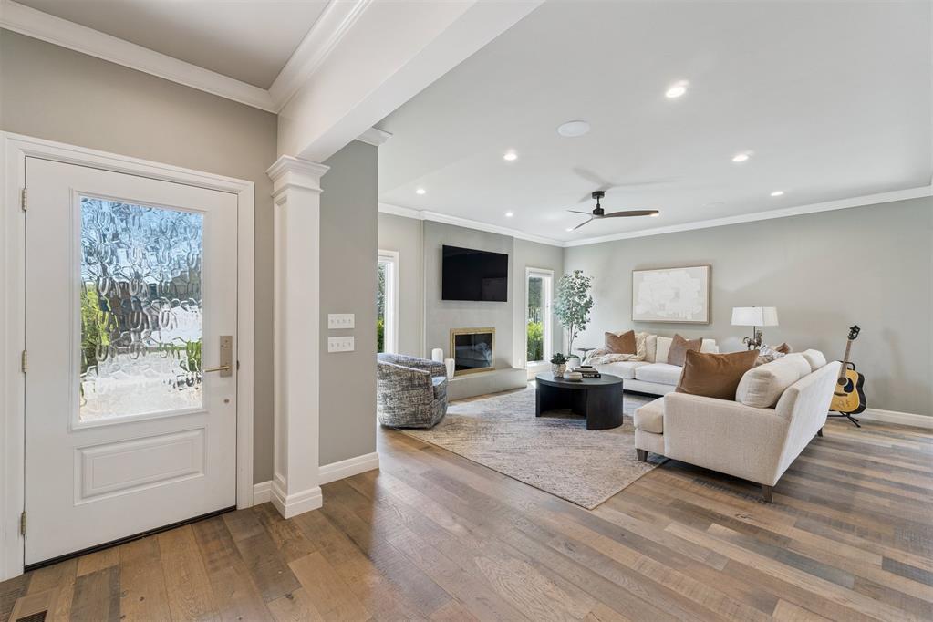 1201 Glenbrook Drive Unit: 1