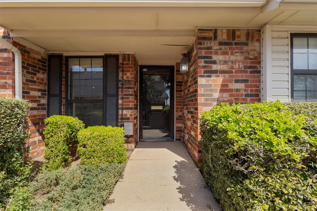 6325 N Villa Avenue Unit: 108