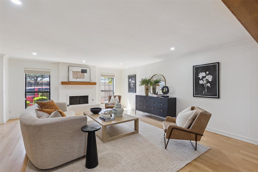 6325 N Villa Avenue Unit: 108