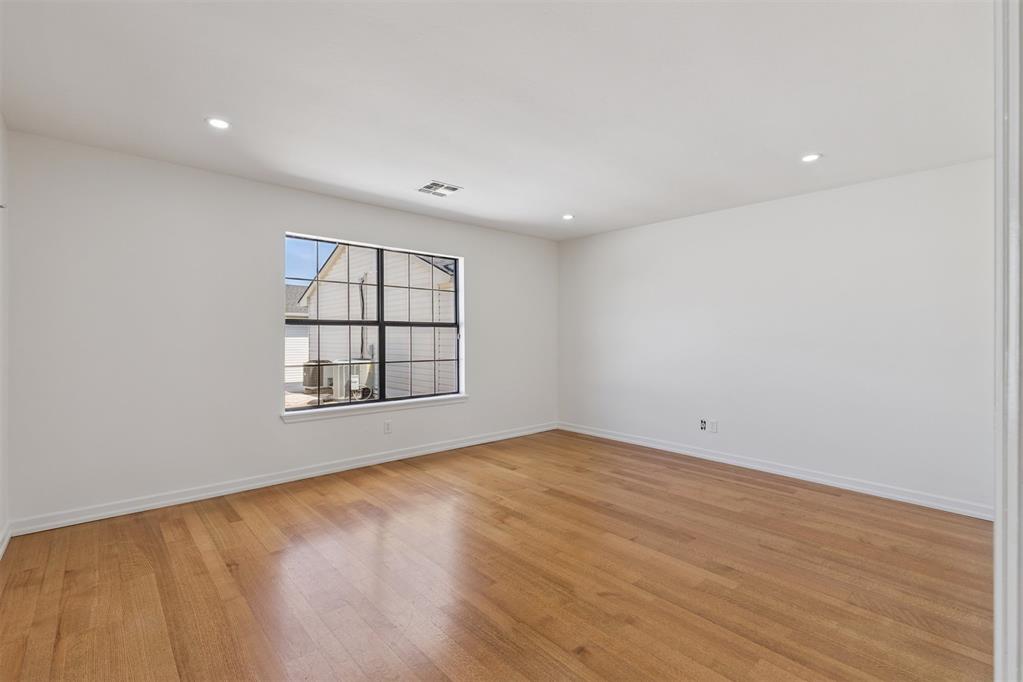 6325 N Villa Avenue Unit: 108