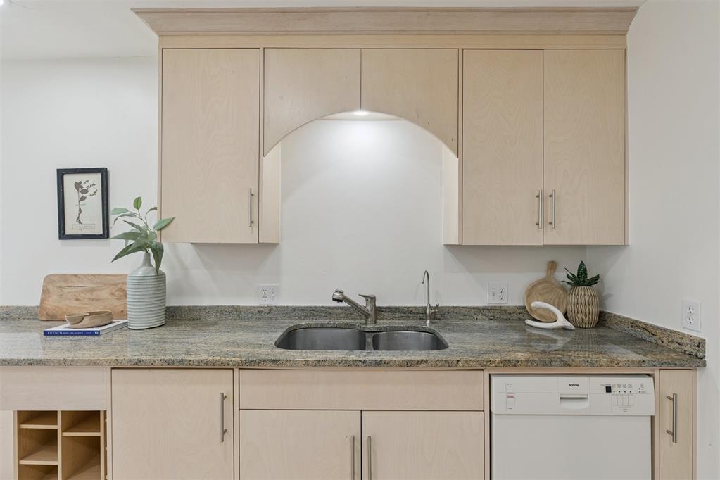 6325 N Villa Avenue Unit: 108