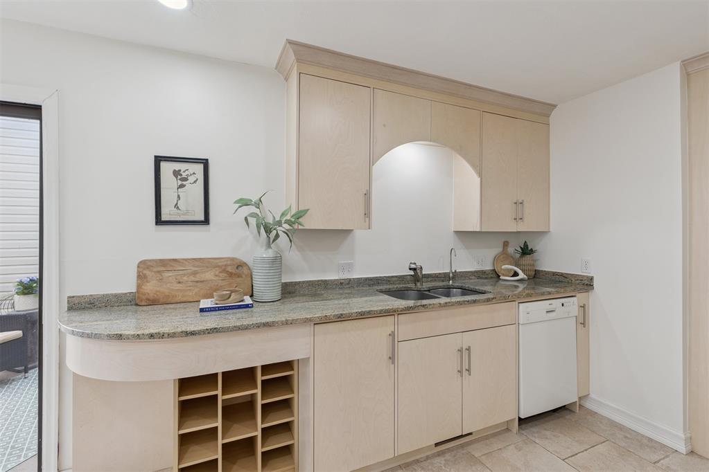 6325 N Villa Avenue Unit: 108