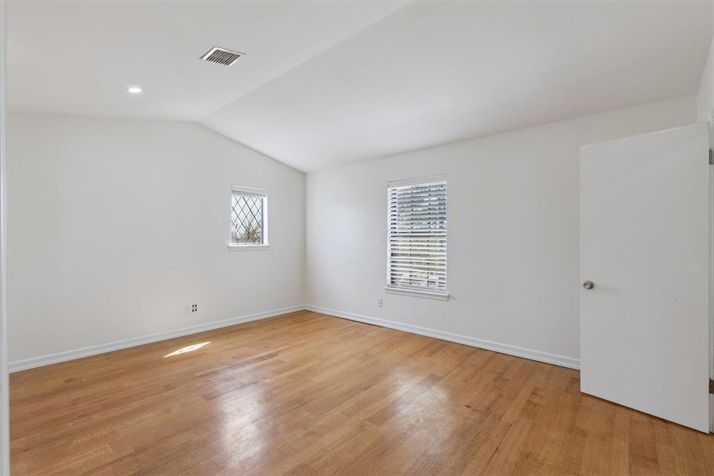 6325 N Villa Avenue Unit: 108