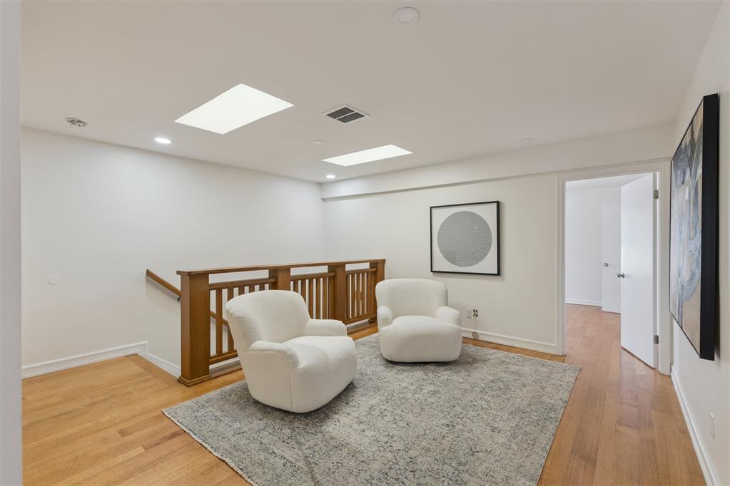 6325 N Villa Avenue Unit: 108