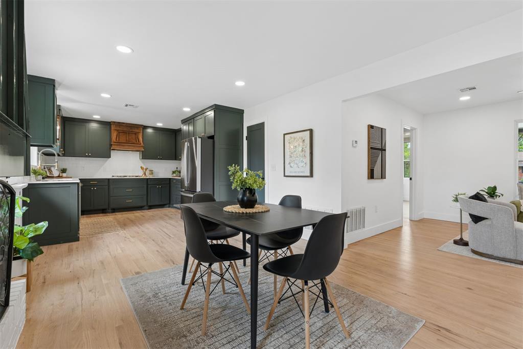 832 Oakbrook Drive