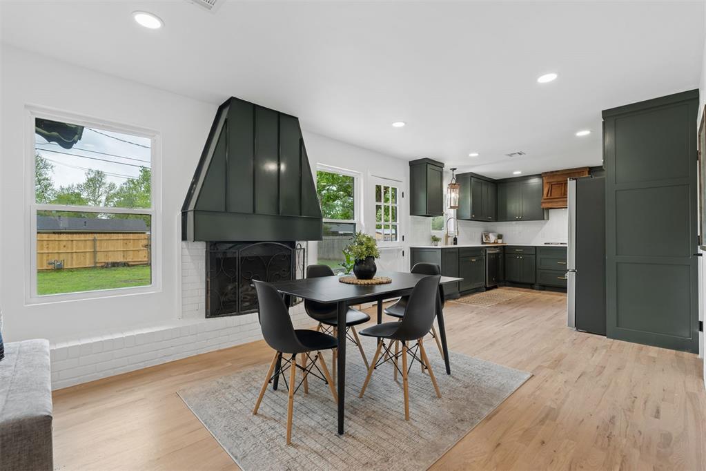 832 Oakbrook Drive