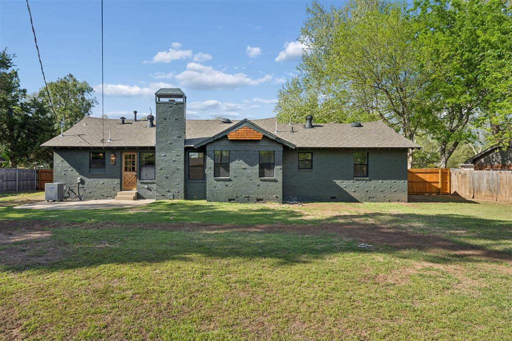 832 Oakbrook Drive
