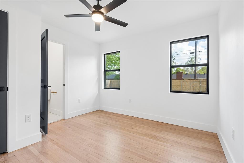 832 Oakbrook Drive