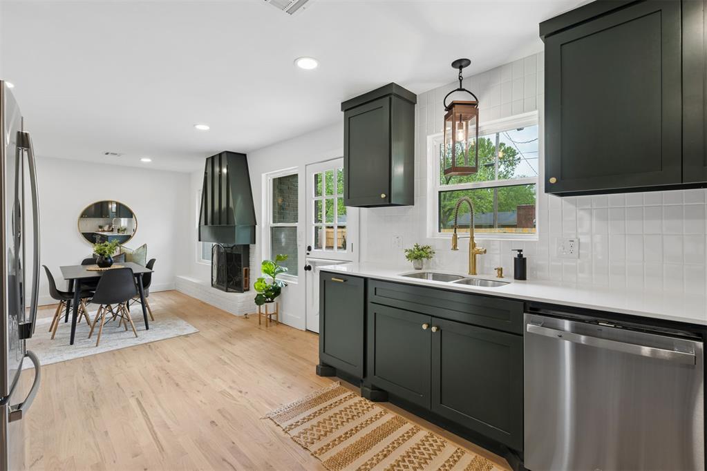 832 Oakbrook Drive