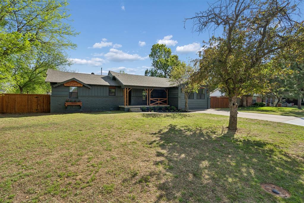 832 Oakbrook Drive