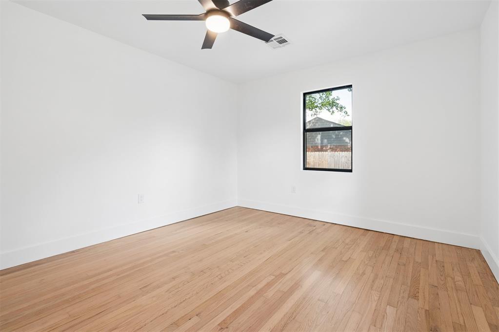 832 Oakbrook Drive