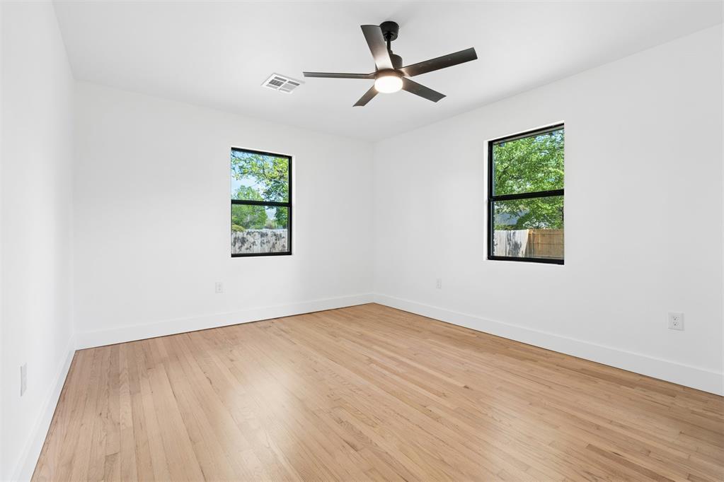 832 Oakbrook Drive