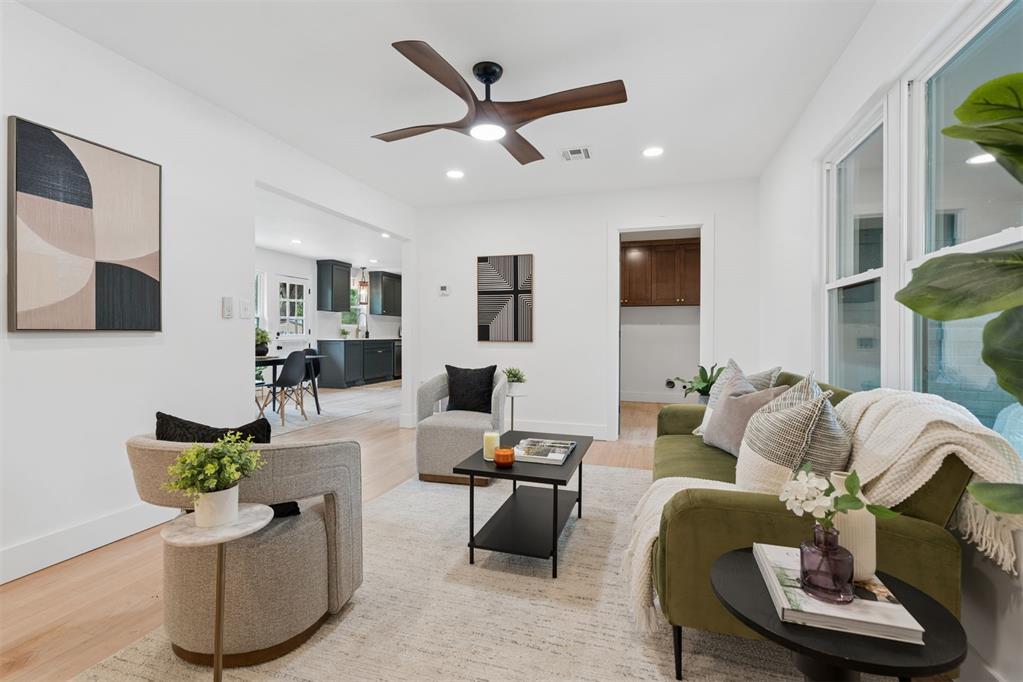 832 Oakbrook Drive