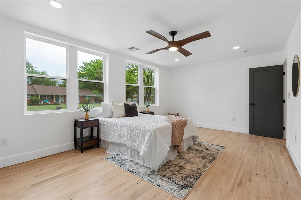 832 Oakbrook Drive