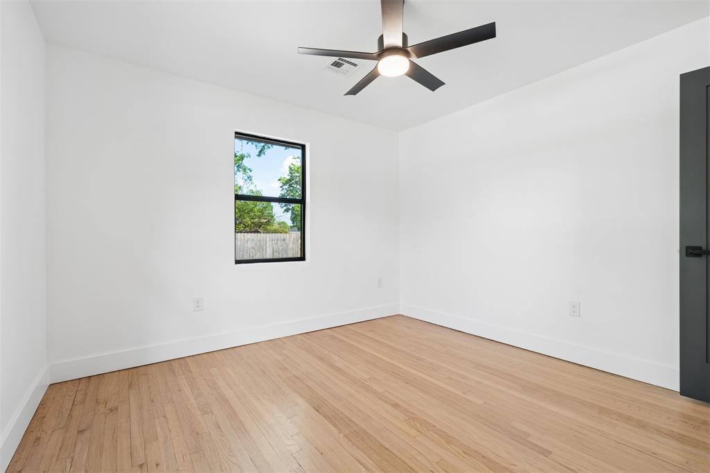 832 Oakbrook Drive