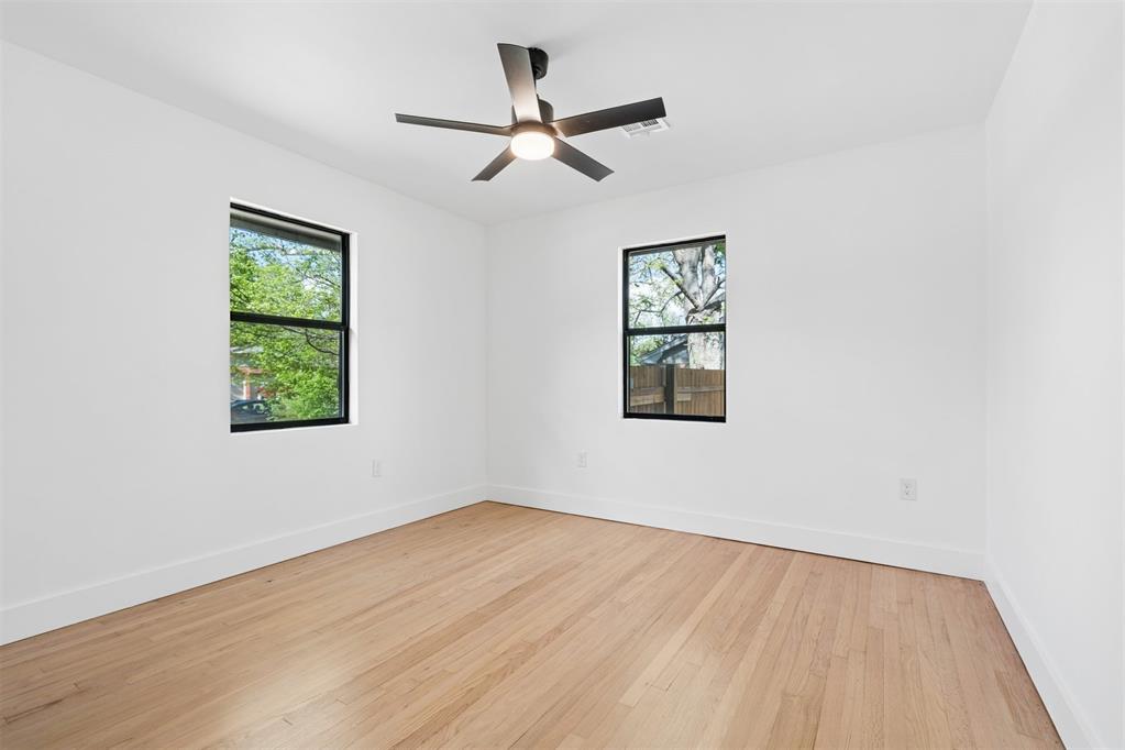 832 Oakbrook Drive