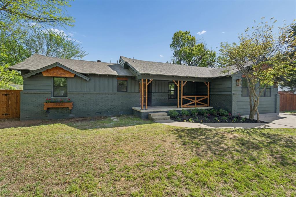 832 Oakbrook Drive