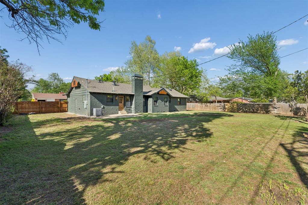 832 Oakbrook Drive