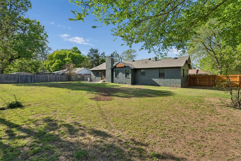 832 Oakbrook Drive