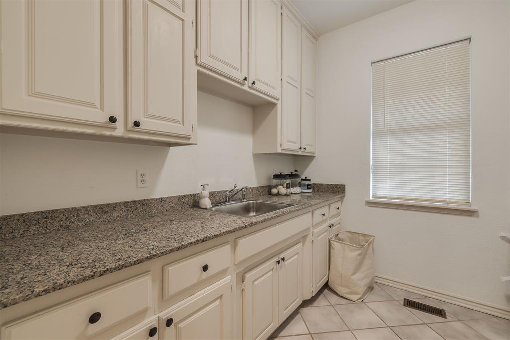 1009 Glenridge Drive