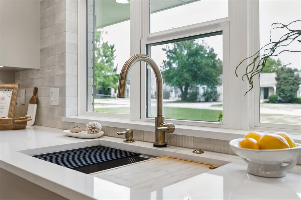 1114 W Wilshire Boulevard