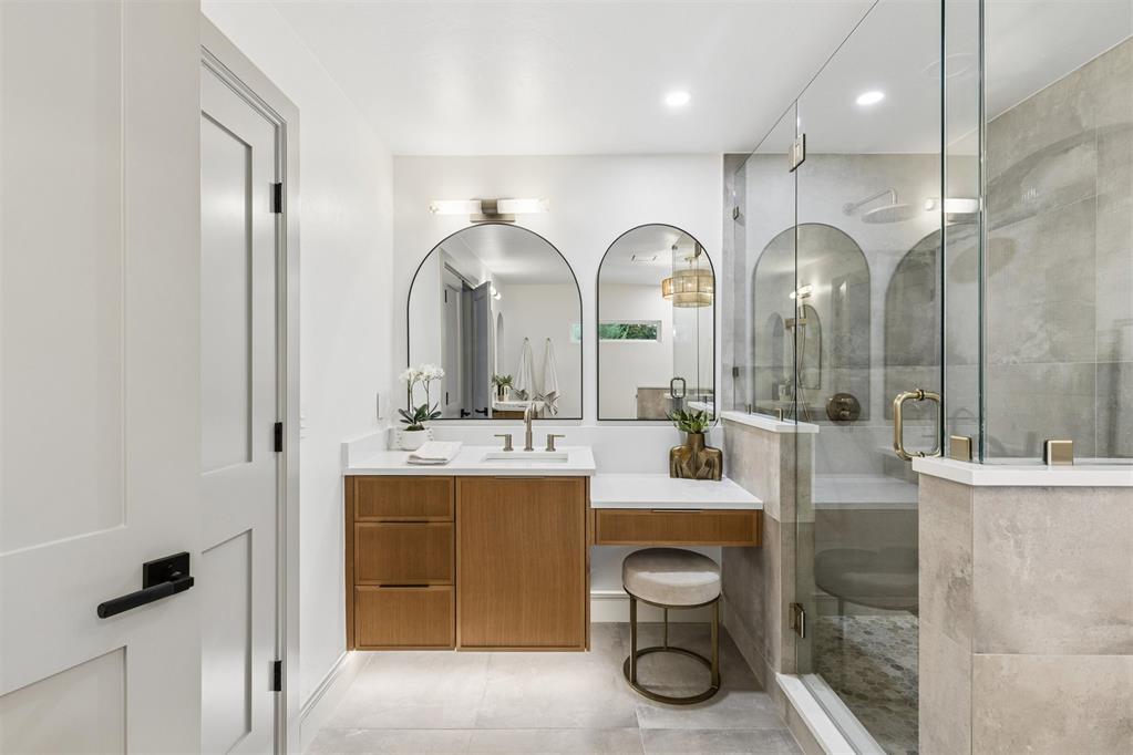 1114 W Wilshire Boulevard