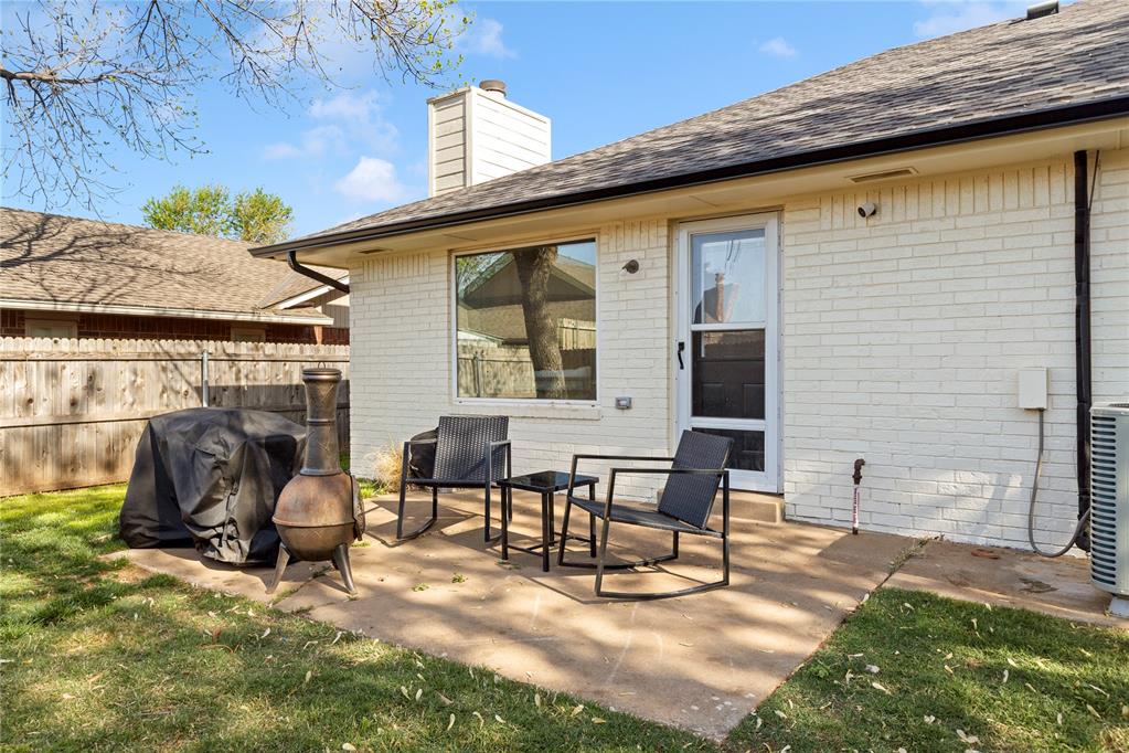 2204 Summer Way Lane