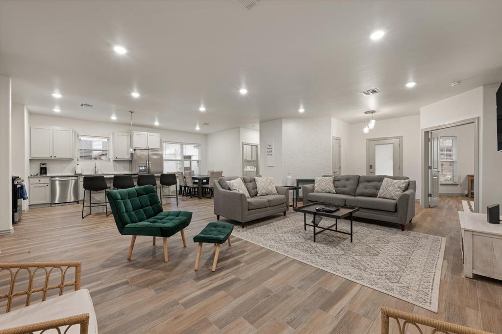 1416 Devonshire Court