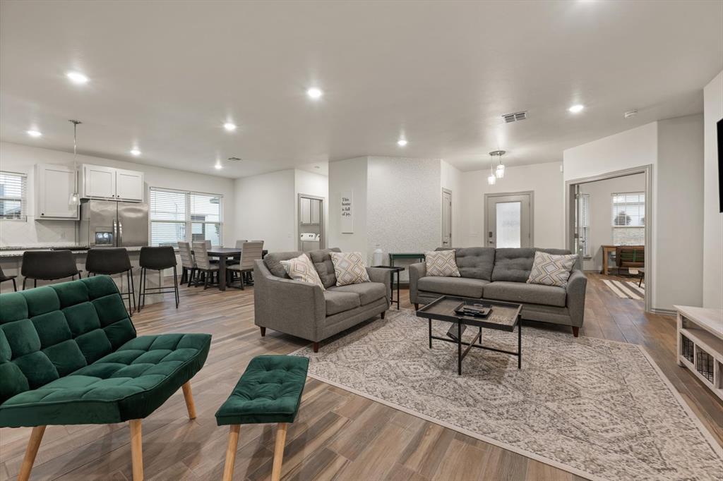 1416 Devonshire Court