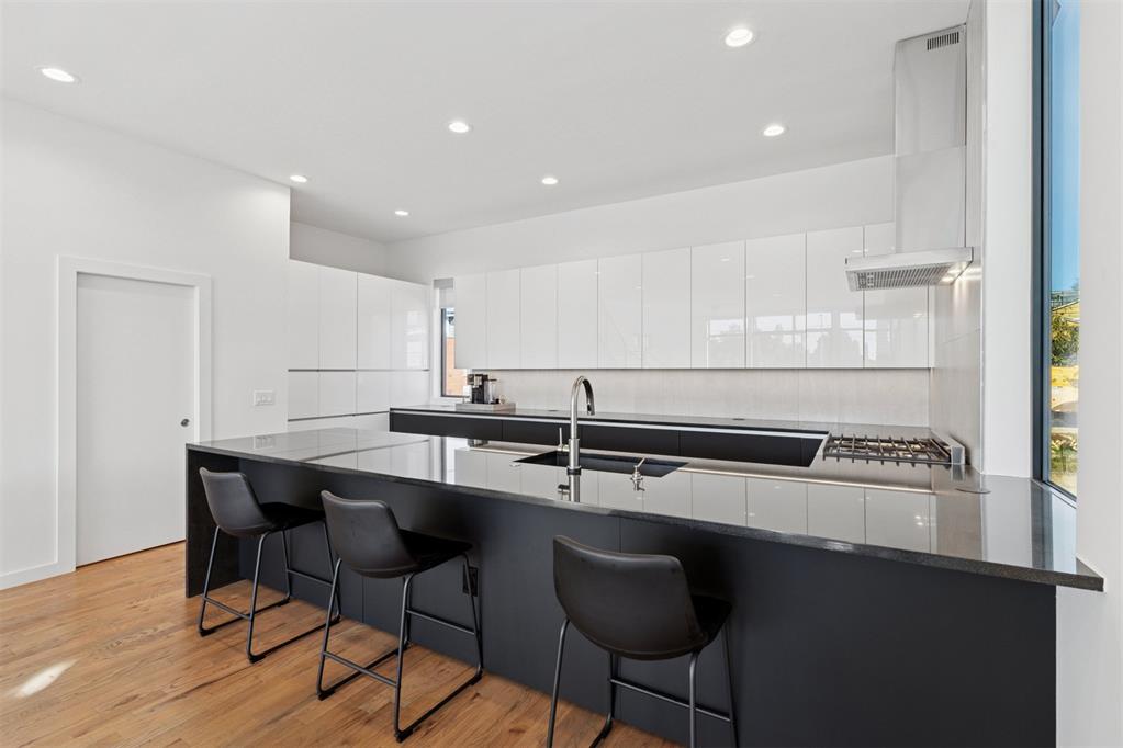 841 NW 6th Street