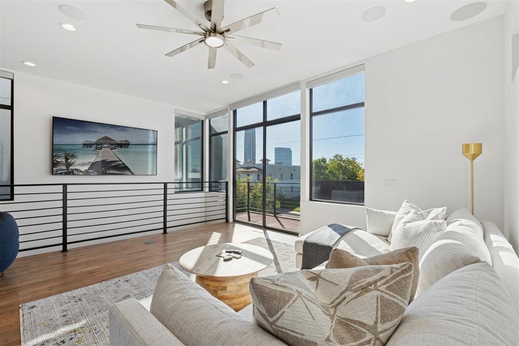 841 NW 6th Street