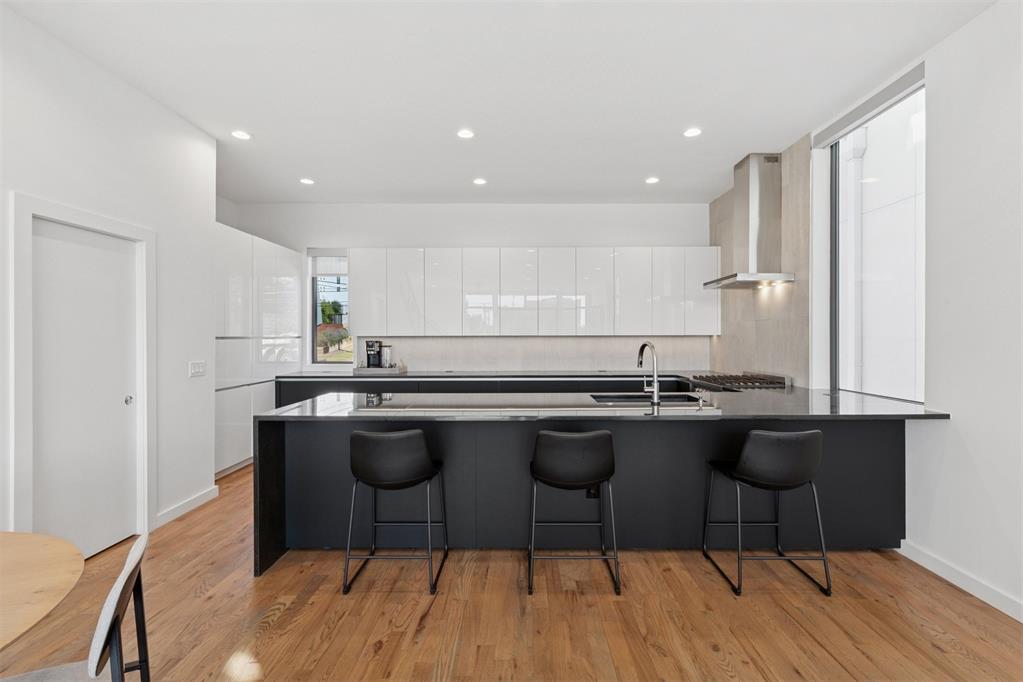 841 NW 6th Street