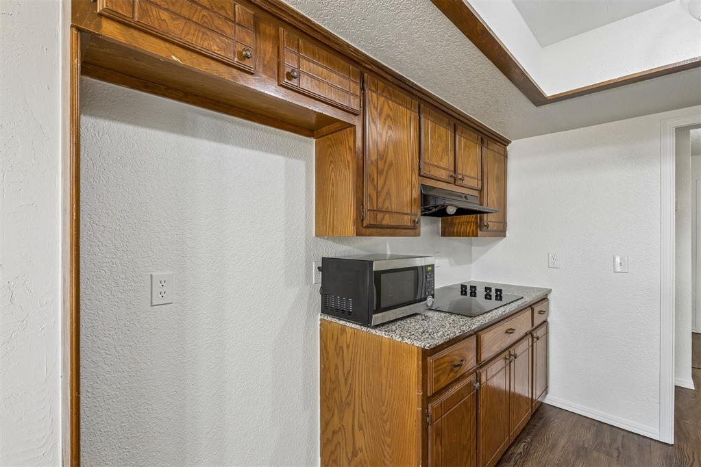 505 Crestview